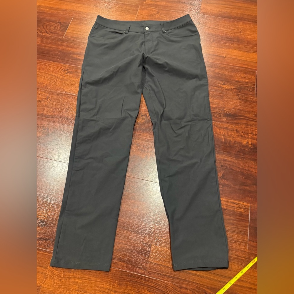 lululemon athletica gray Men's Stretch Chinos  size 35